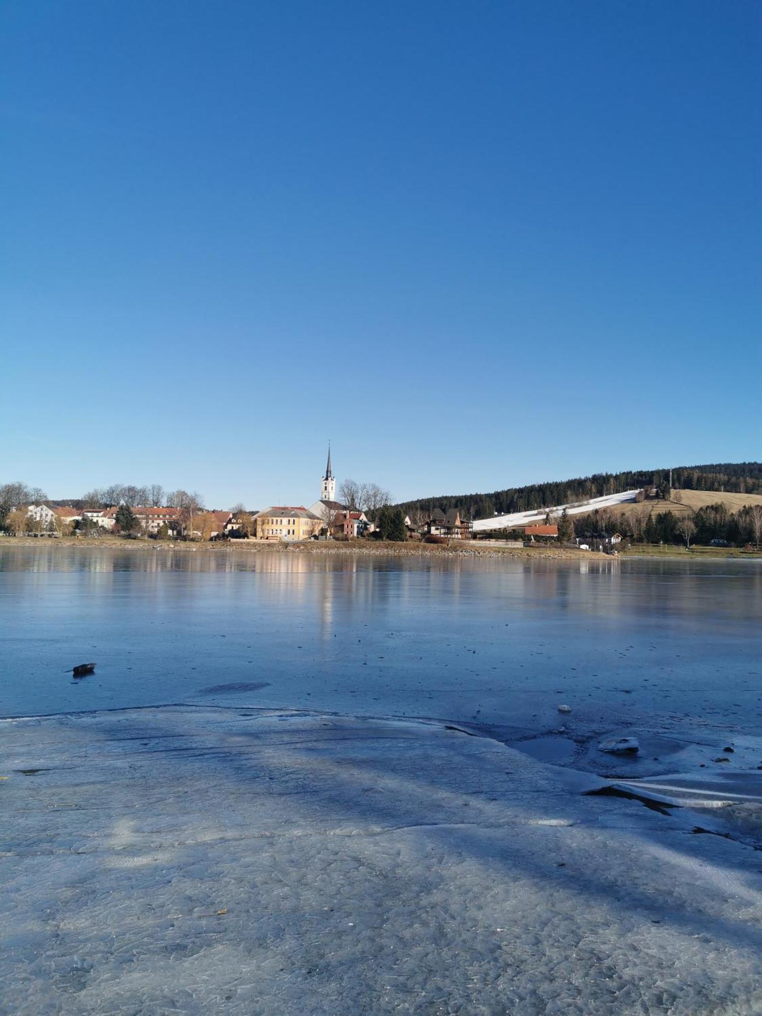 Apartman S Terasou A Vyhledem Na Jezero Lipno Kovářov Exterior foto